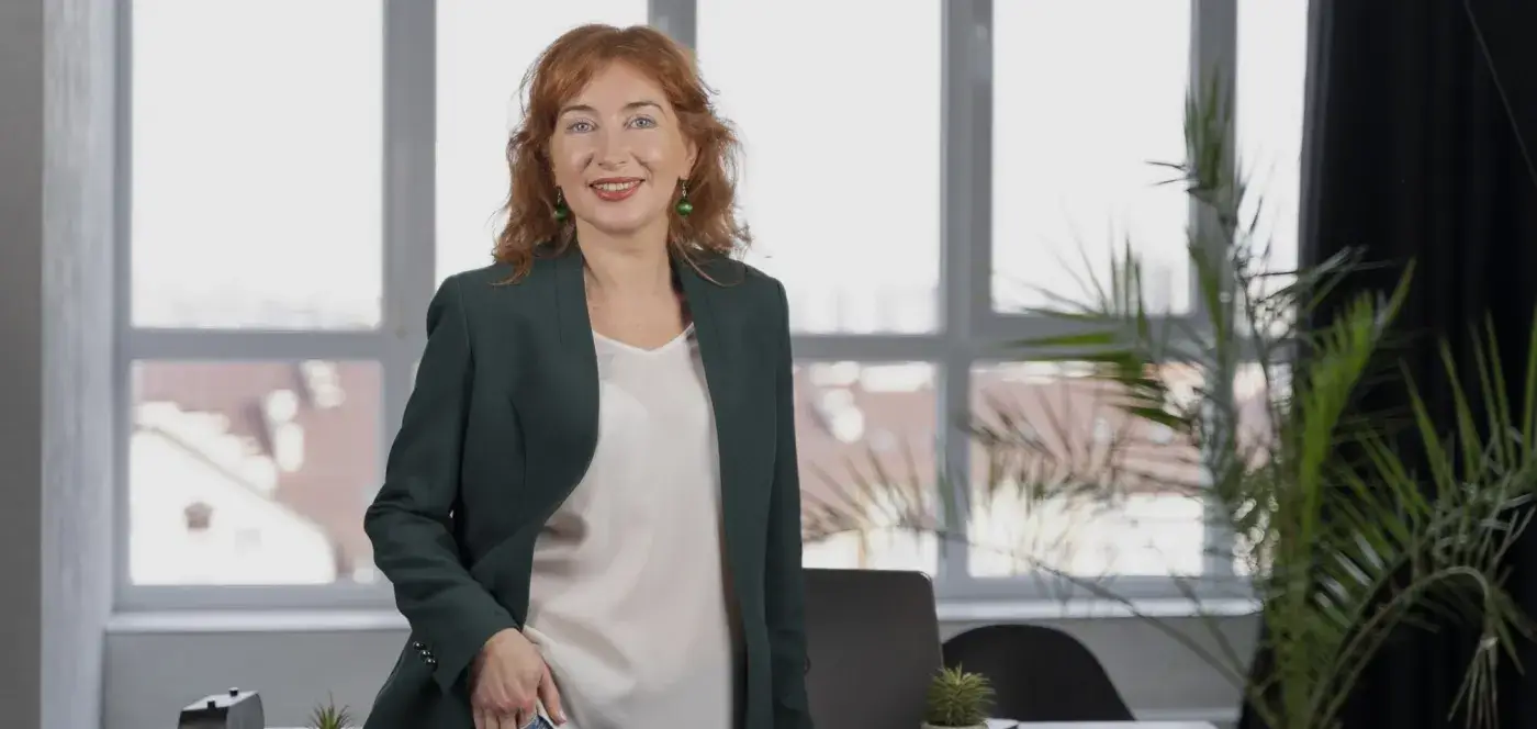 Business owner working with a virtual assistant